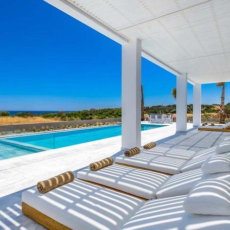 Seashore Beachfront Villa Lakhania Esterno foto