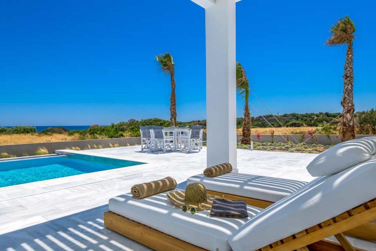 Seashore Beachfront Villa Lakhania Esterno foto