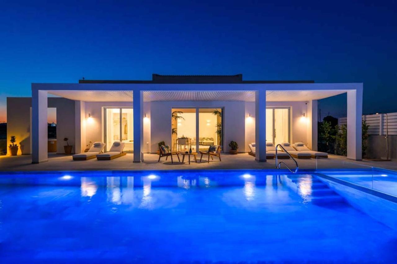 Seashore Beachfront Villa Lakhania Esterno foto