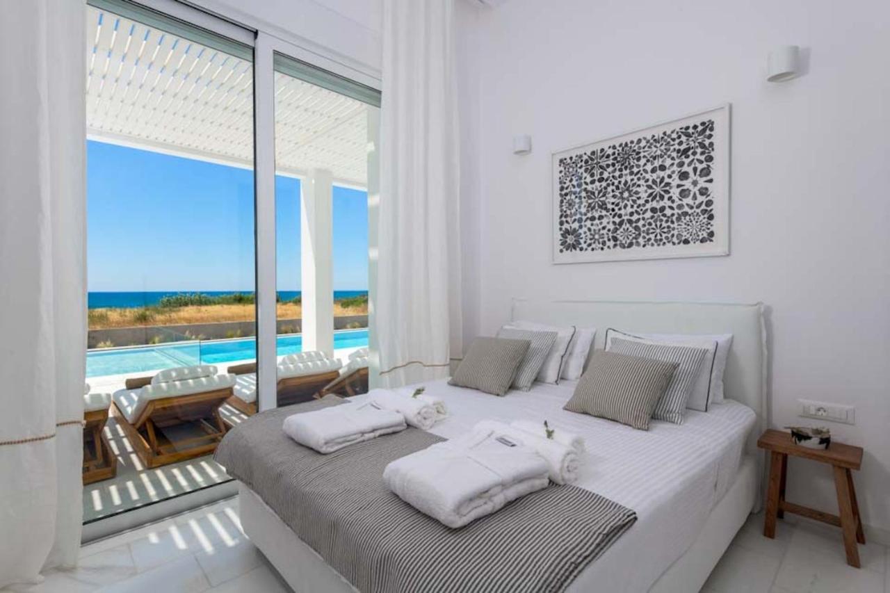 Seashore Beachfront Villa Lakhania Esterno foto