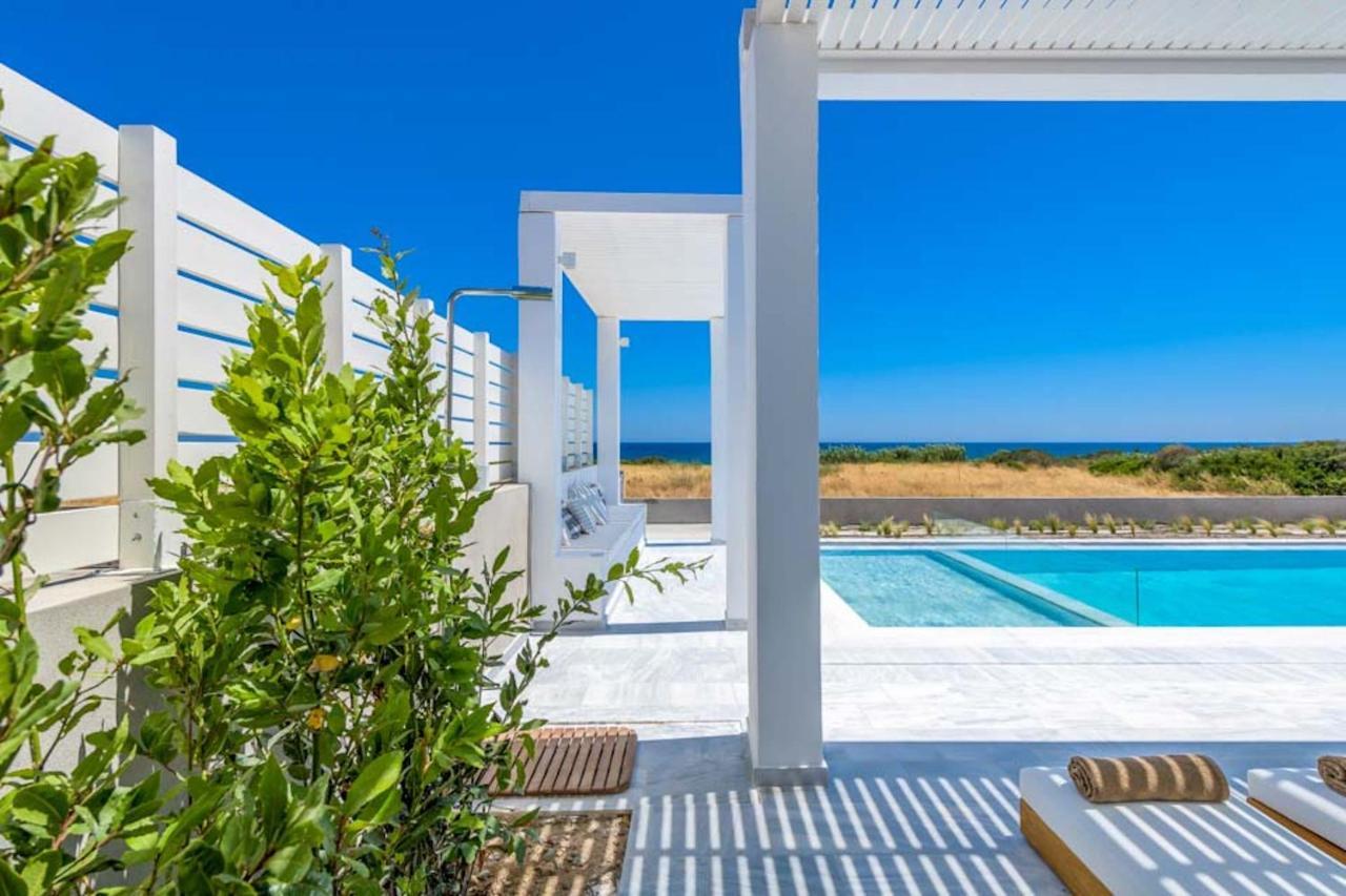 Seashore Beachfront Villa Lakhania Esterno foto