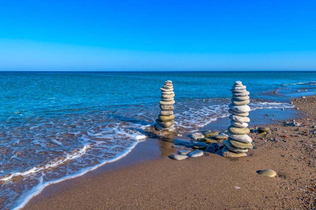 Seashore Beachfront Villa Lakhania Esterno foto