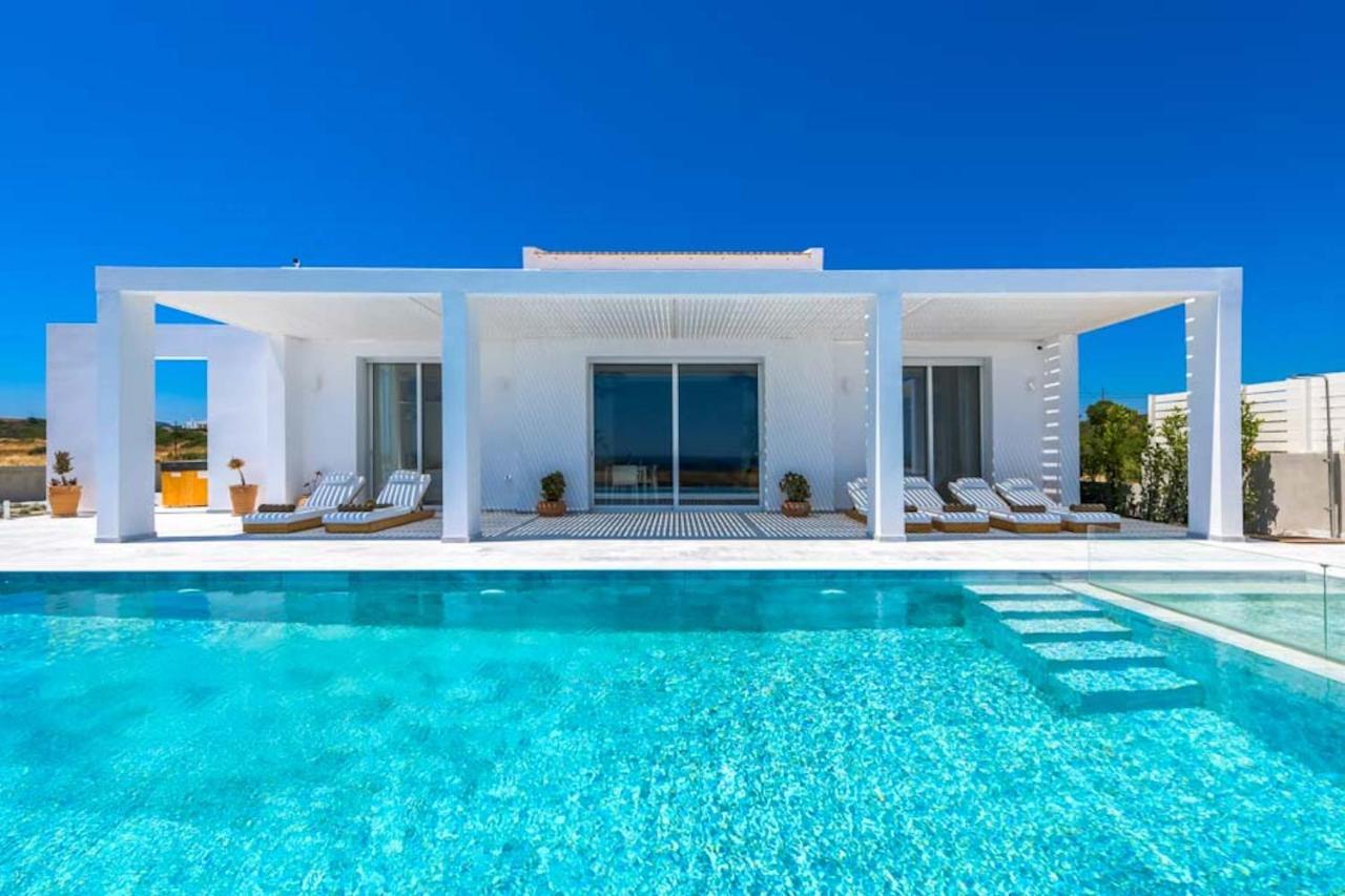 Seashore Beachfront Villa Lakhania Esterno foto