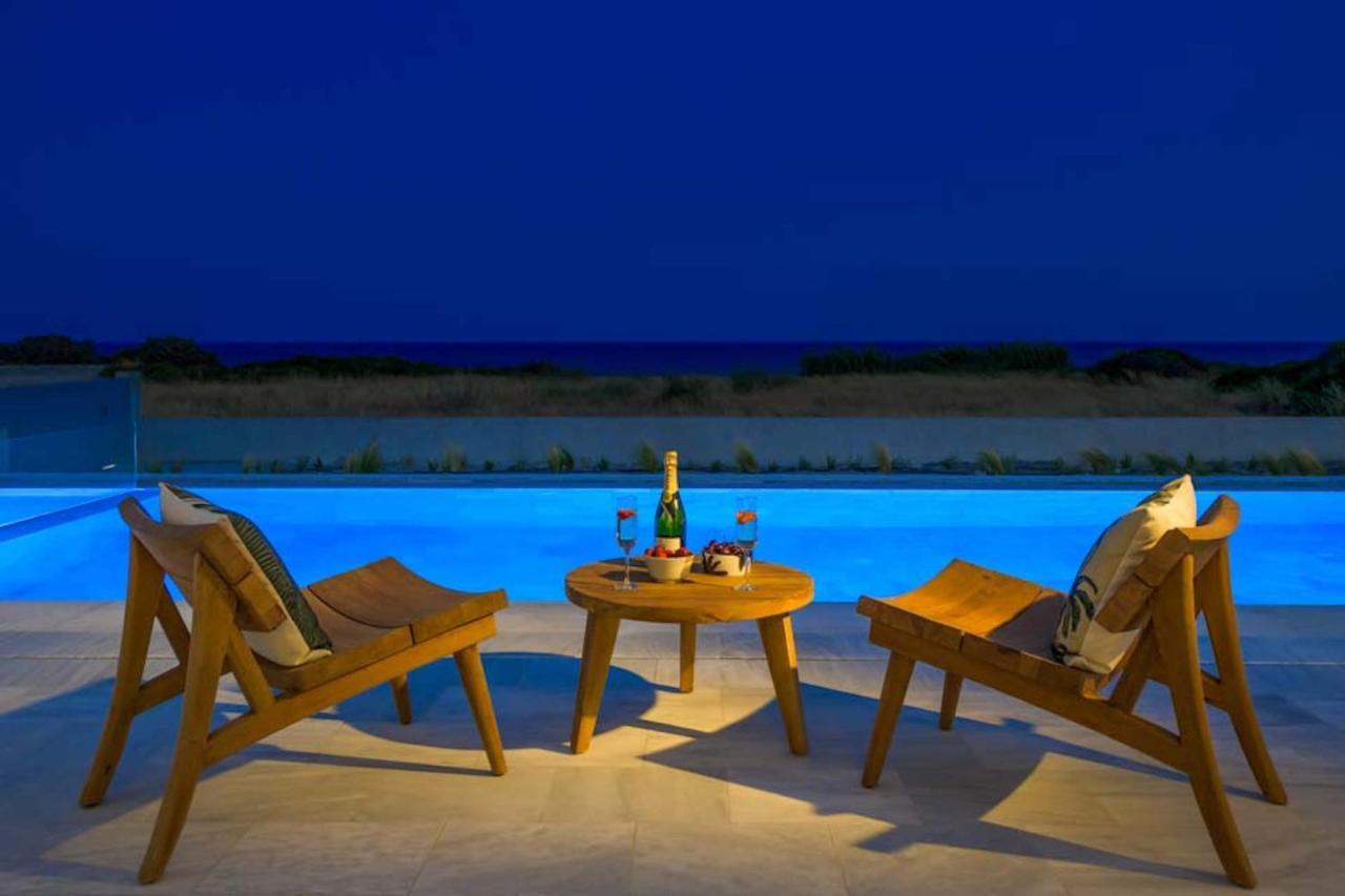 Seashore Beachfront Villa Lakhania Esterno foto