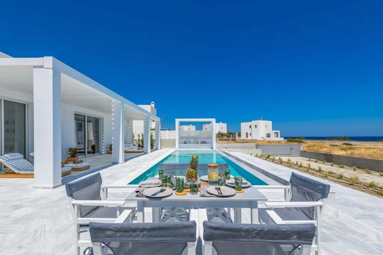 Seashore Beachfront Villa Lakhania Esterno foto