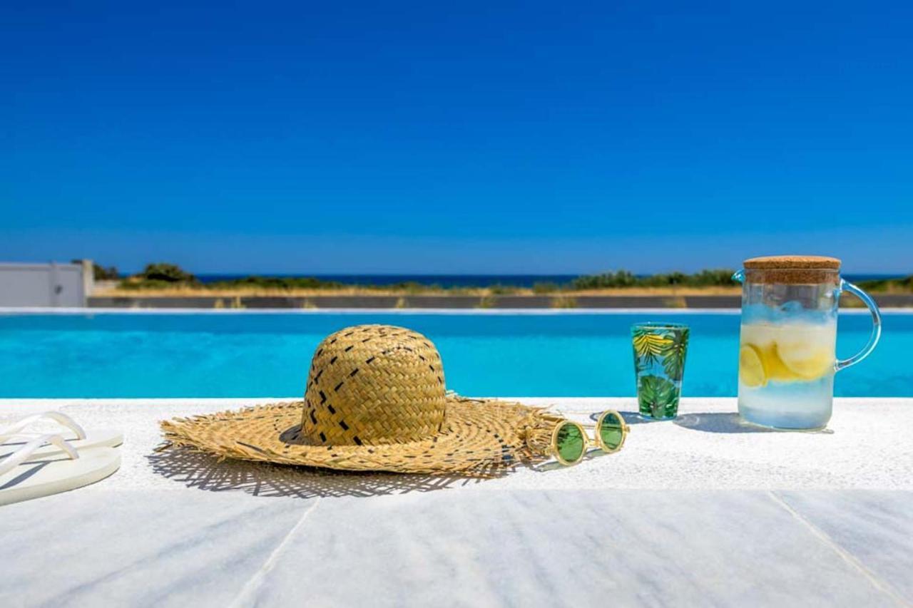 Seashore Beachfront Villa Lakhania Esterno foto