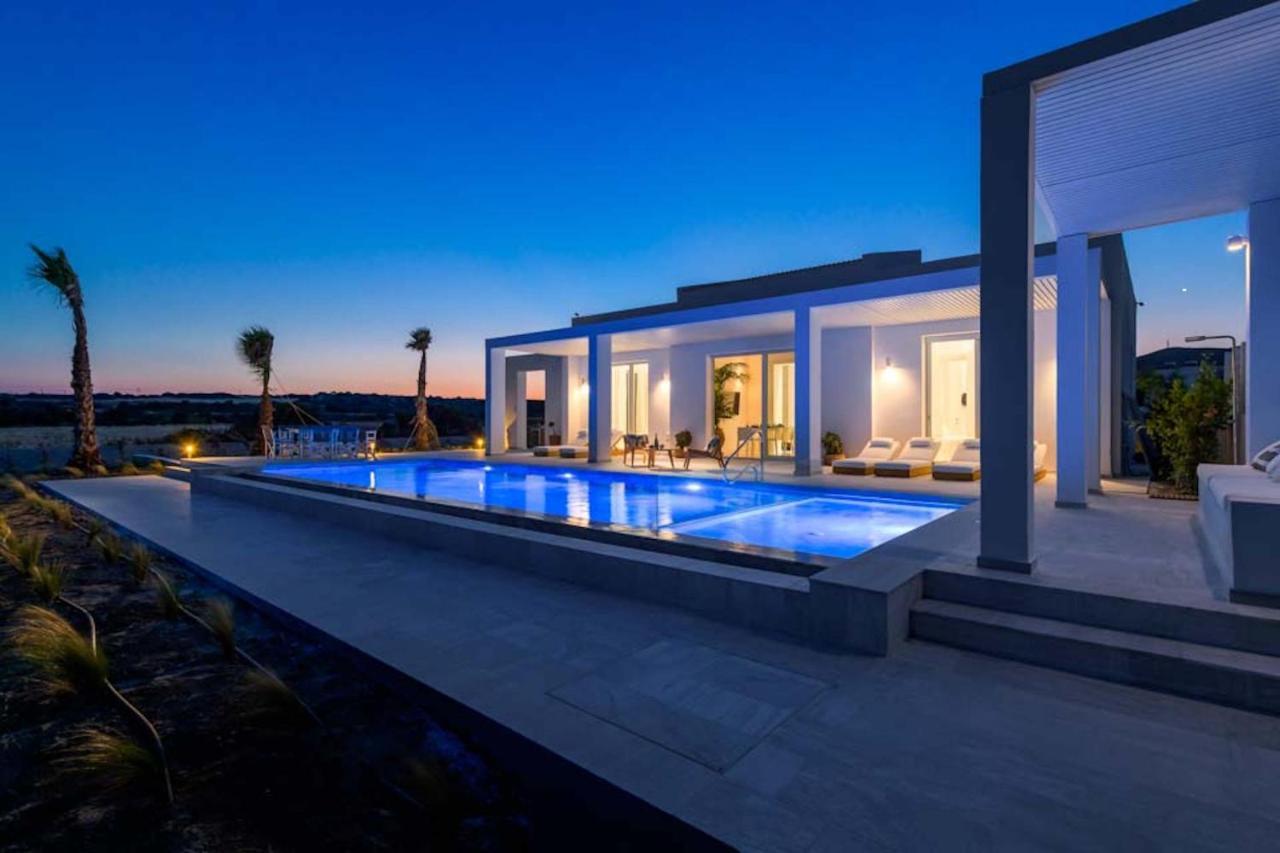 Seashore Beachfront Villa Lakhania Esterno foto