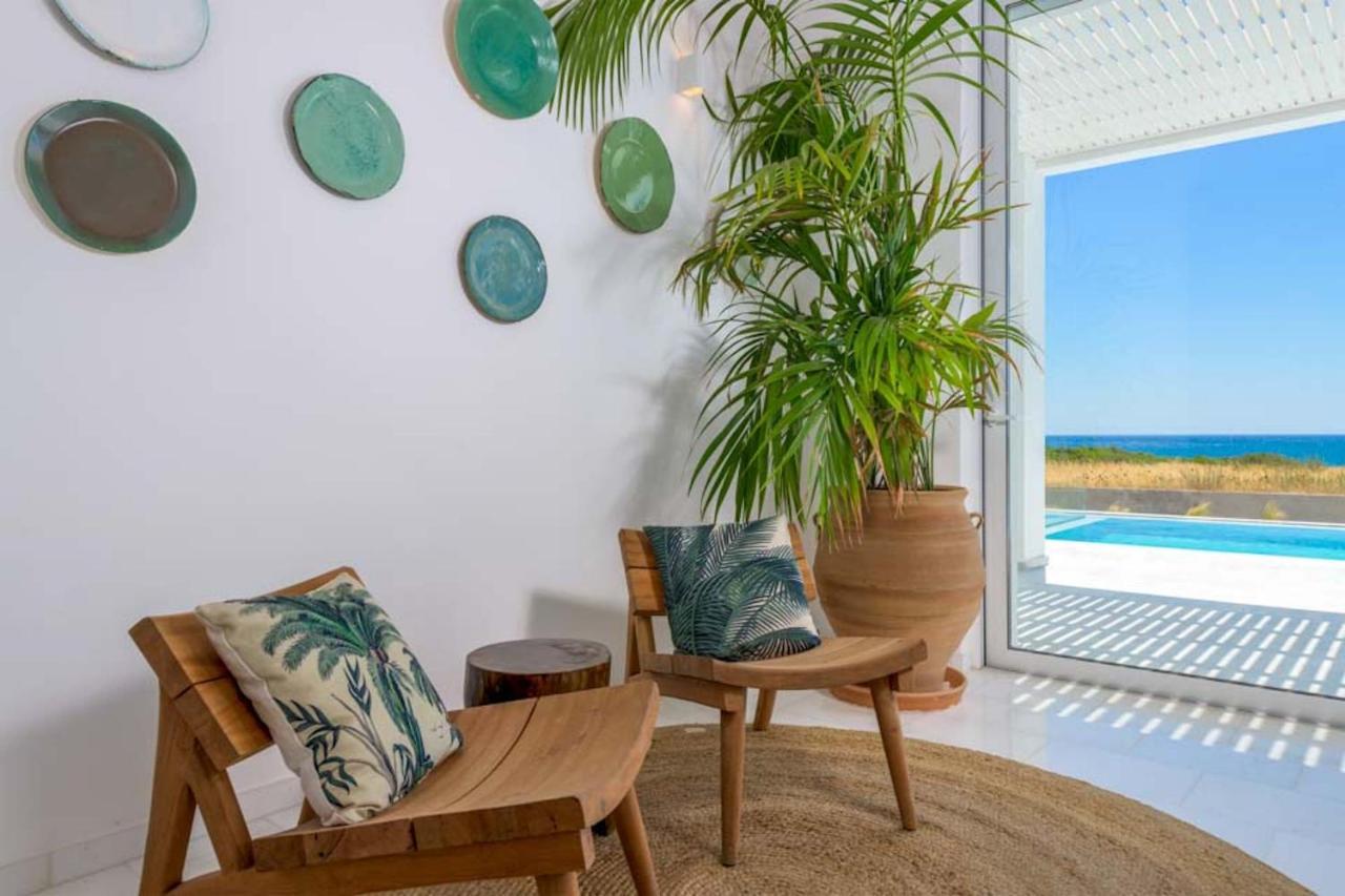 Seashore Beachfront Villa Lakhania Esterno foto
