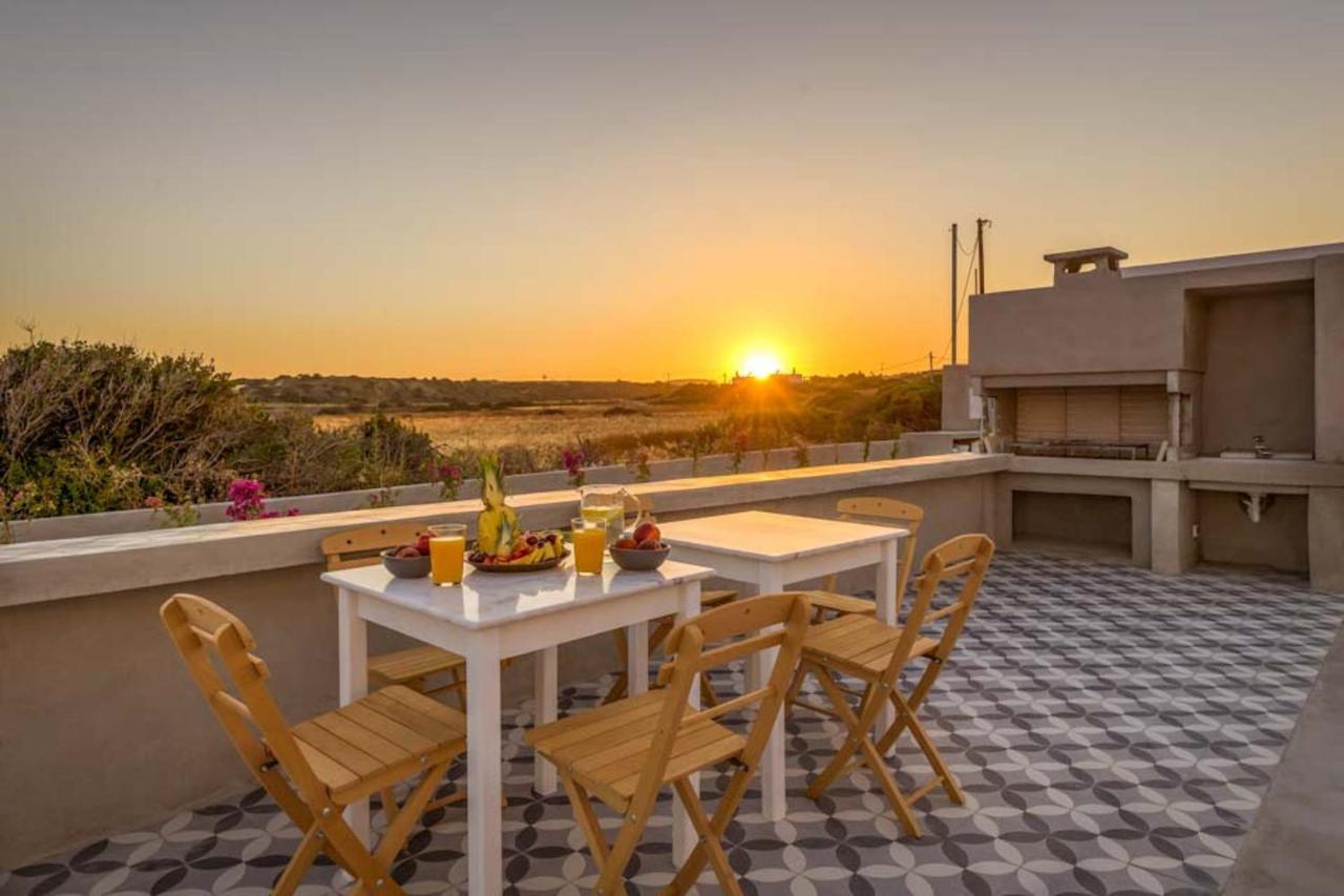 Seashore Beachfront Villa Lakhania Esterno foto