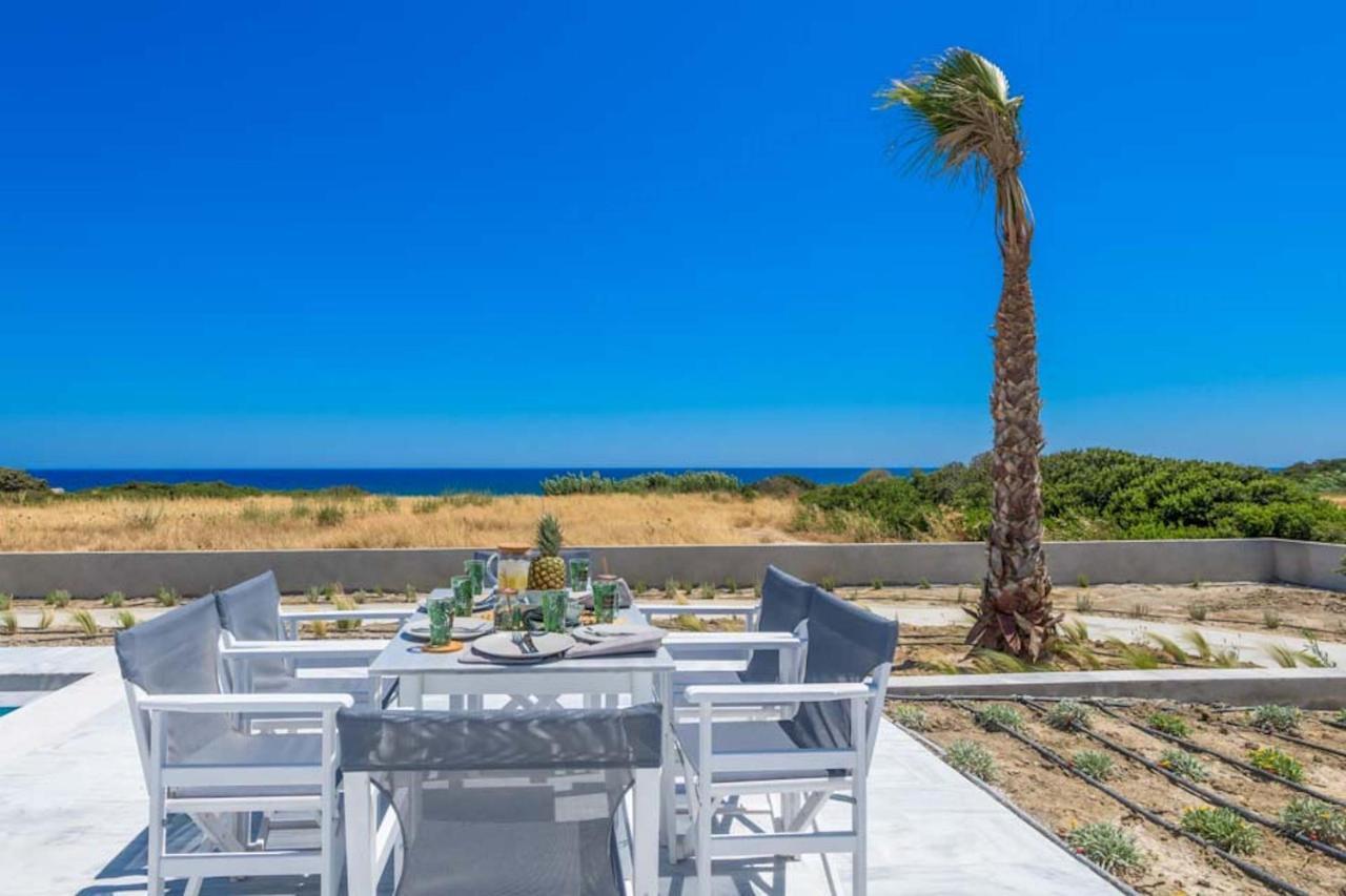 Seashore Beachfront Villa Lakhania Esterno foto