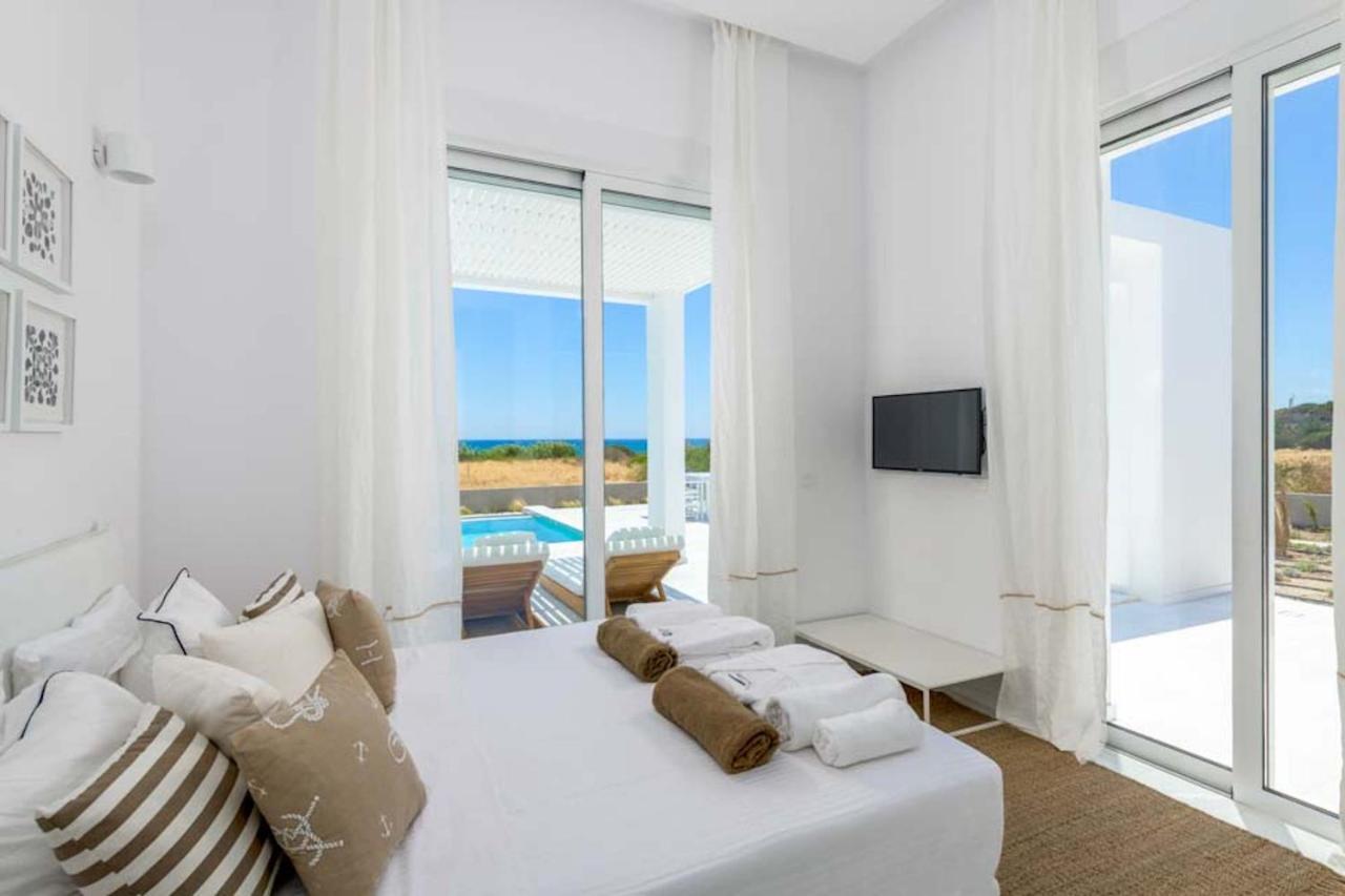 Seashore Beachfront Villa Lakhania Esterno foto
