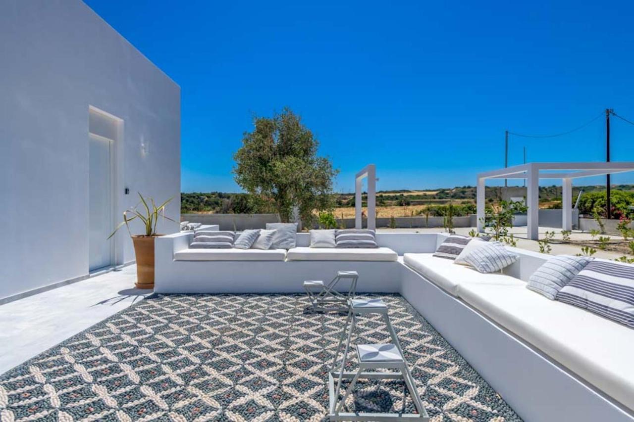 Seashore Beachfront Villa Lakhania Esterno foto