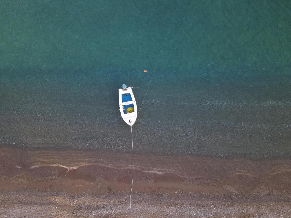 Seashore Beachfront Villa Lakhania Esterno foto